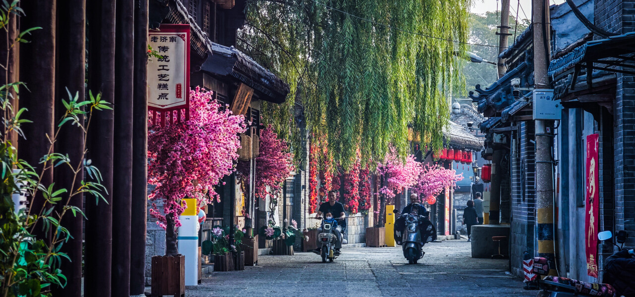 泉涌城华古城慢生活深度游攻略澳门新葡京app春染历下(图4) 泉涌城华古城慢生活深度游攻略澳门新葡京app春染历下(图4)